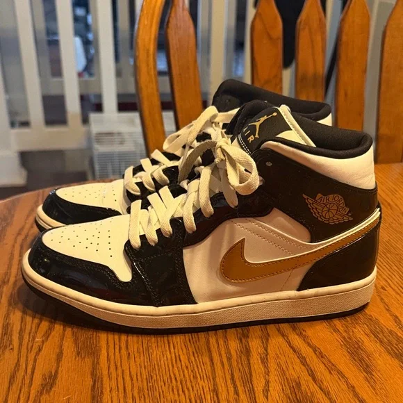 Nike Air Jordan White and Gold Sneakers - Picture 3 of 7